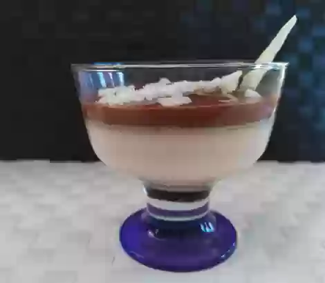 Pannacota de Crema de Crema de Orujo Panizo y chocolate